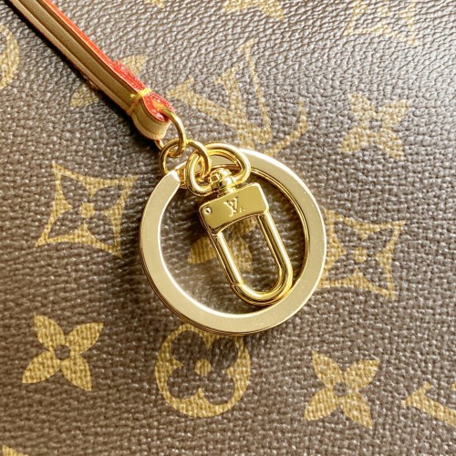 Louis Vuitton Monogram Artsy MM