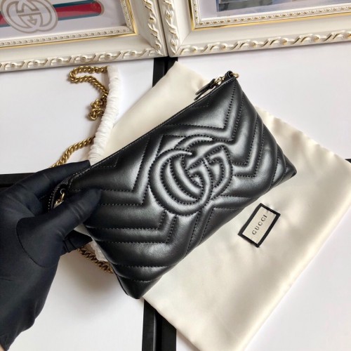 Gucci GG Marmont Matelassé Mini Chain Bag