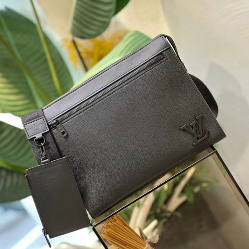 LV M59329 Messenger Voyage Men’s boutique cowhide crossbody shoulder bag