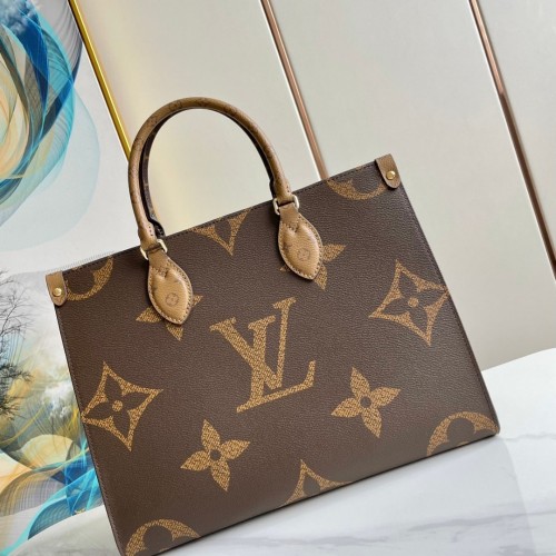 Louis Vuitton Monogram Giant Cavnas Onthego MM M45321