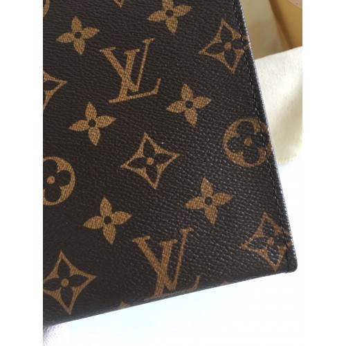 Louis Vuitton Monogram Canvas Toiletry Pouch 26 M47542