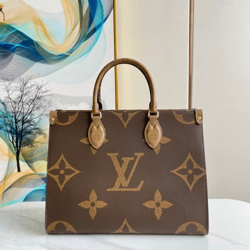 Louis Vuitton Monogram Giant Cavnas Onthego MM M45321