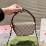 Gucci Beige Shoulder bag in GG Supreme Canvas