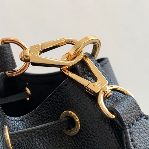 Louis Vuitton Lockme Bucket M57687