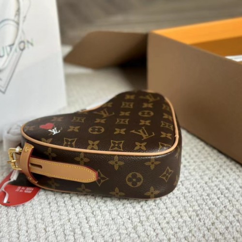 Louis Vuitton Game On Coeur M57456