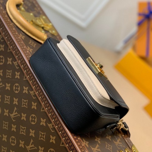 Louis Vuitton Lockme Tender M58557