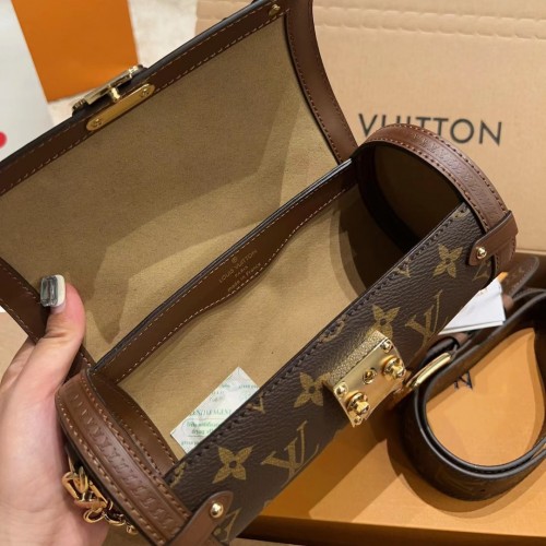 Louis Vuitton Papillon Trunk M57835