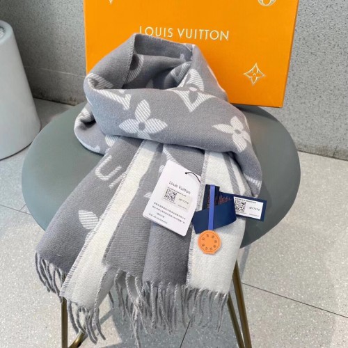 Louis Vuitton LV Essential Scarf