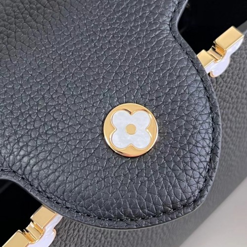 Louis Vuitton Capucines BB M48865