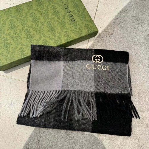 Gucci Classic Check Scarf