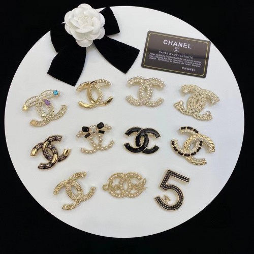 Chanel CC Signature Brooch