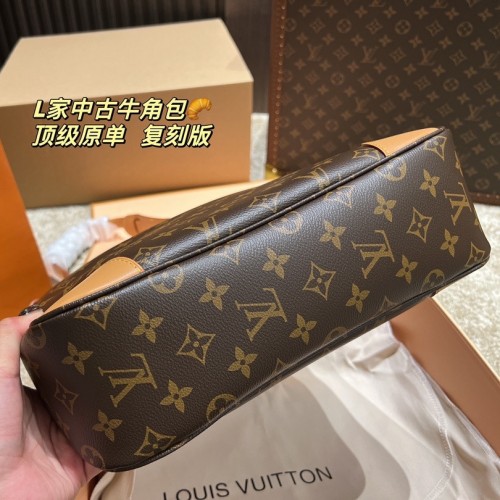 Louis Vuitton Monogram Boulogne 30 Handbag