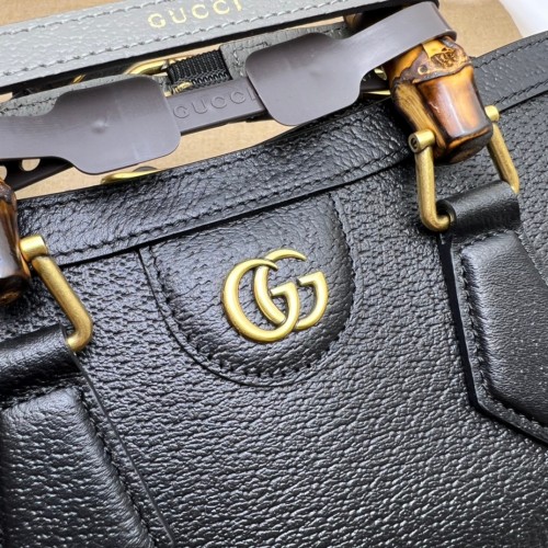 Gucci Diana small shoulder bag