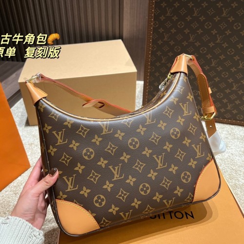 Louis Vuitton Monogram Boulogne 30 Handbag