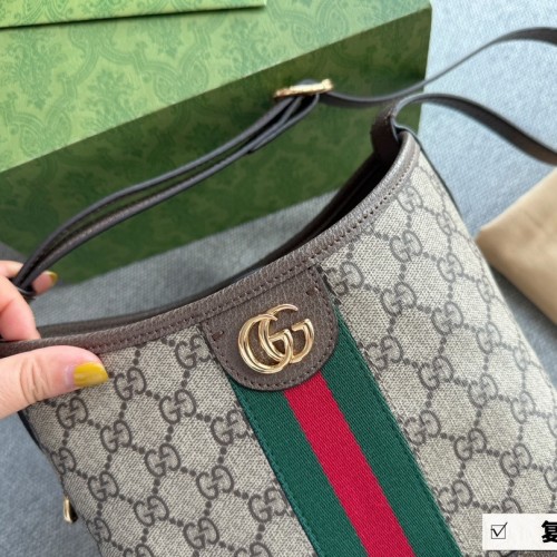 Gucci Ophidia GG small shoulder bag