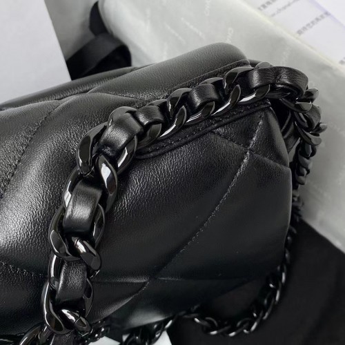 *Superior* Chanel 19 Handbag Black-Tone Buckle