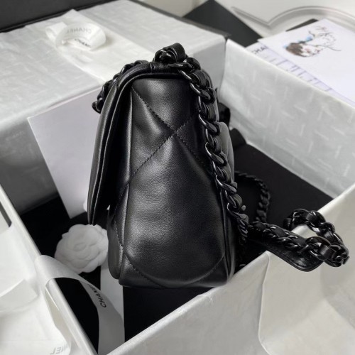 *Superior* Chanel 19 Handbag Black-Tone Buckle