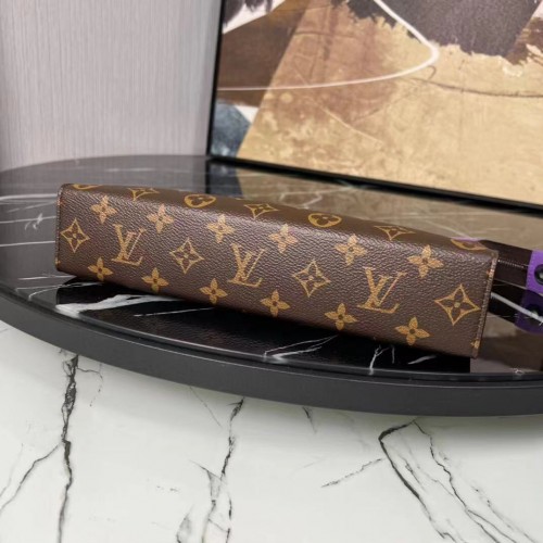 Louis Vuitton Pochette Voyage MM 