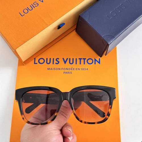 Louis Vuitton LV-GO14 Square Sunglasses