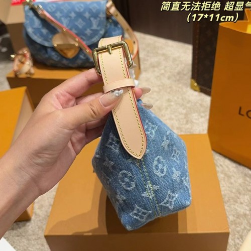 *Sale* Louis Vuitton Hills Pochette Small Bag